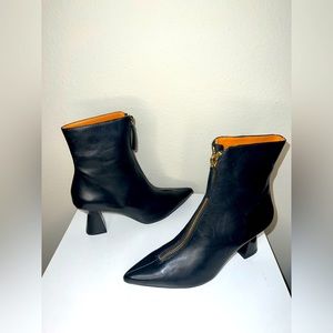 Women’s Saint G Rose Black Leather Ankle Zipper Boots Sz 10